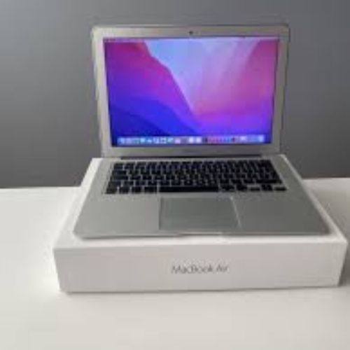 MacBook Air 2015 i5 – 13" Display, 8GB RAM, 256GB SSD
