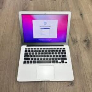 MacBook Air 2015 i5 – 13" Display, 8GB RAM, 256GB SSD